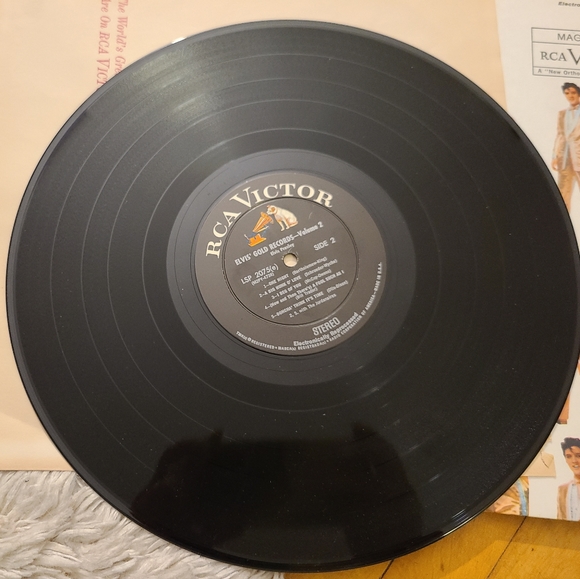 Elvis gold Records vol.2 50,000 000 Fans Can't Be Wrong. GuC - Picture 8 of 8